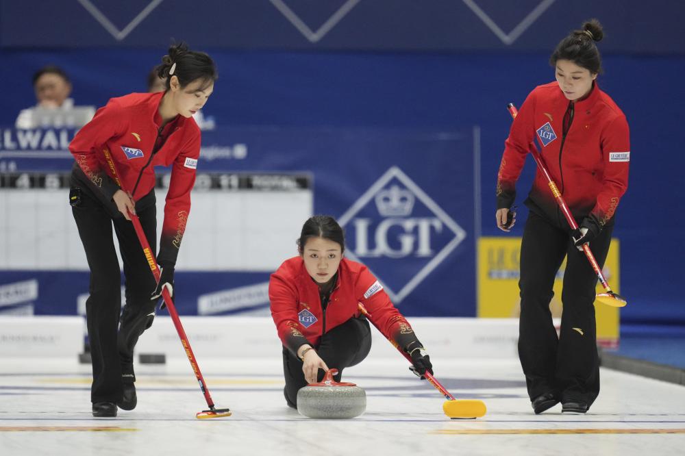 意昂体育娱乐:玩笑,掘金队主帅马龙在惨败开拓者后抨击球队“令人尴尬”的防守.